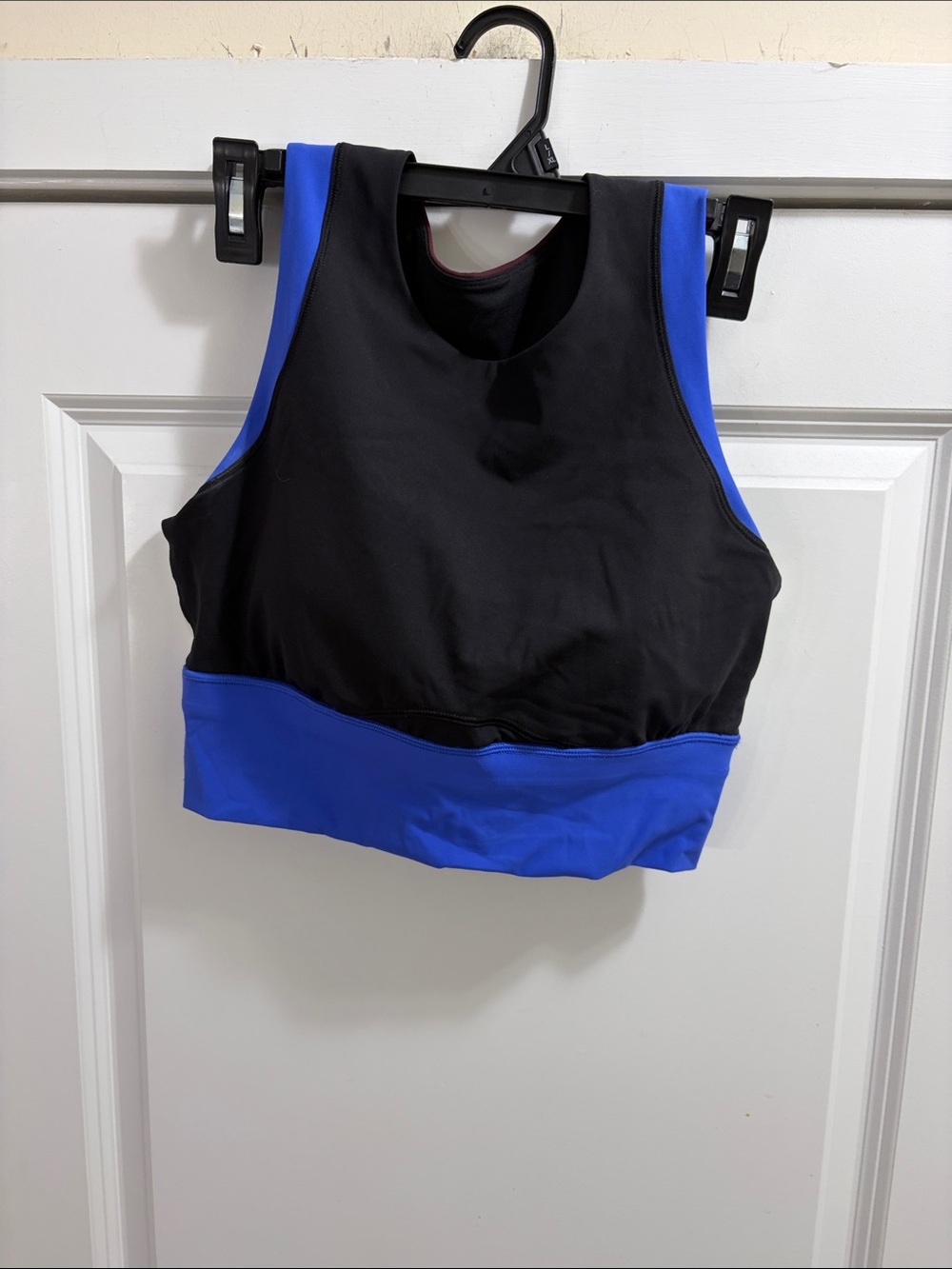 Lululemon Black and Royal Blue Athletic Crop Tank Top sz 10